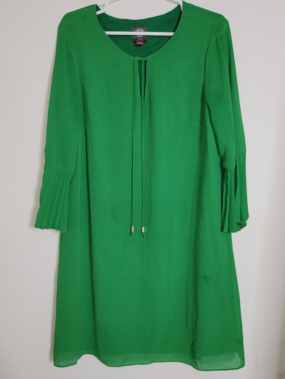Vince Camuto - Women's Green Tie-Neck Pleated Sleeve Dress, Size 16